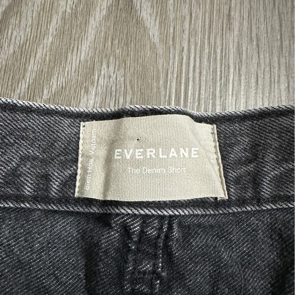 Everlane Gray Charcoal Wash Raw Hem Mid Rise Denim Jean Shorts Size 27 - Picture 4 of 9